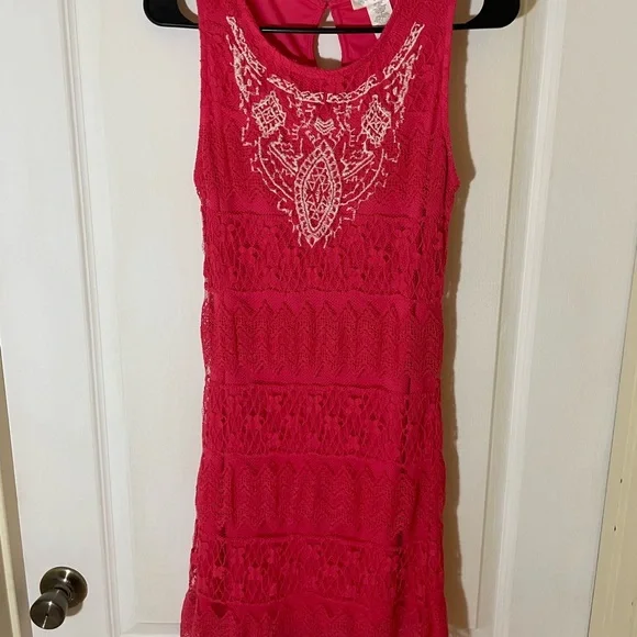 Lace coral dress - Picture 2 of 2